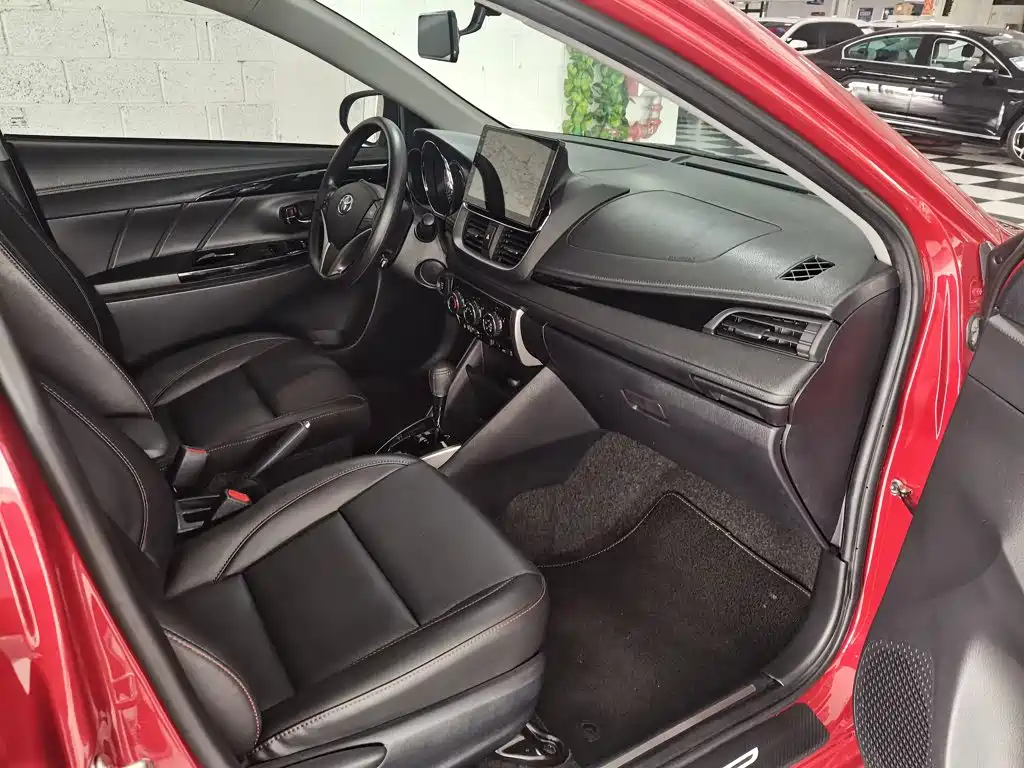 Toyota Yaris L 2023 — фото 19