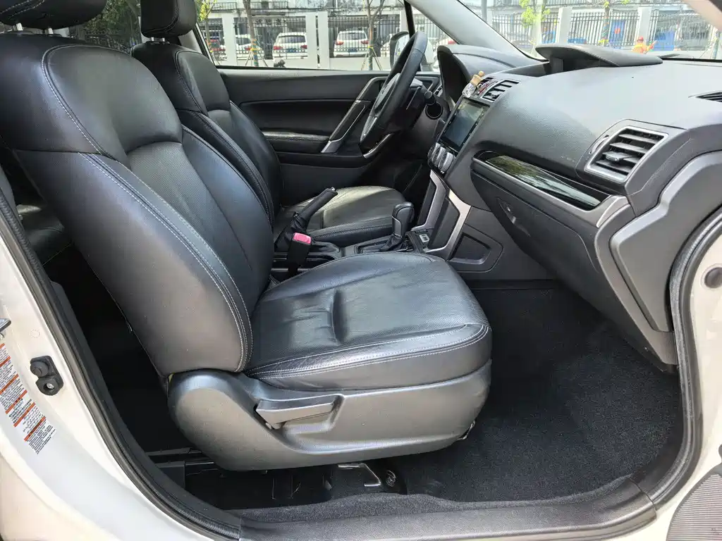 Subaru Forester 2016 — фото 11