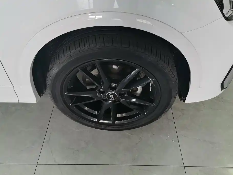 Audi Q2L 2022