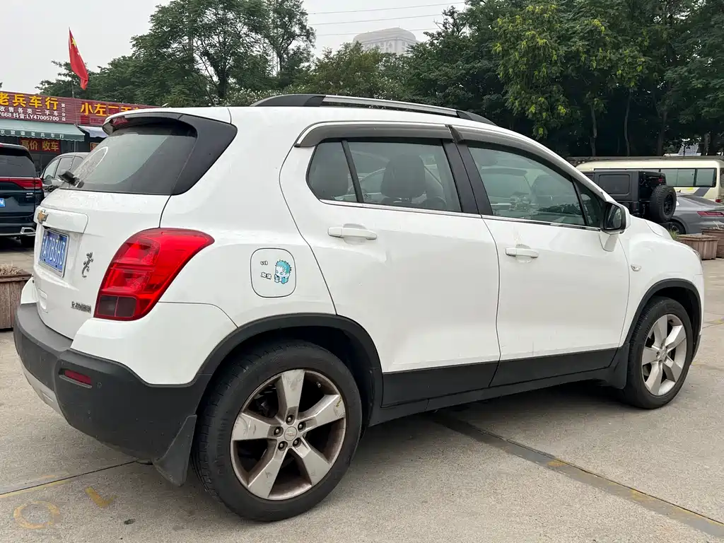 Chevrolet Trax 2015 — фото 10