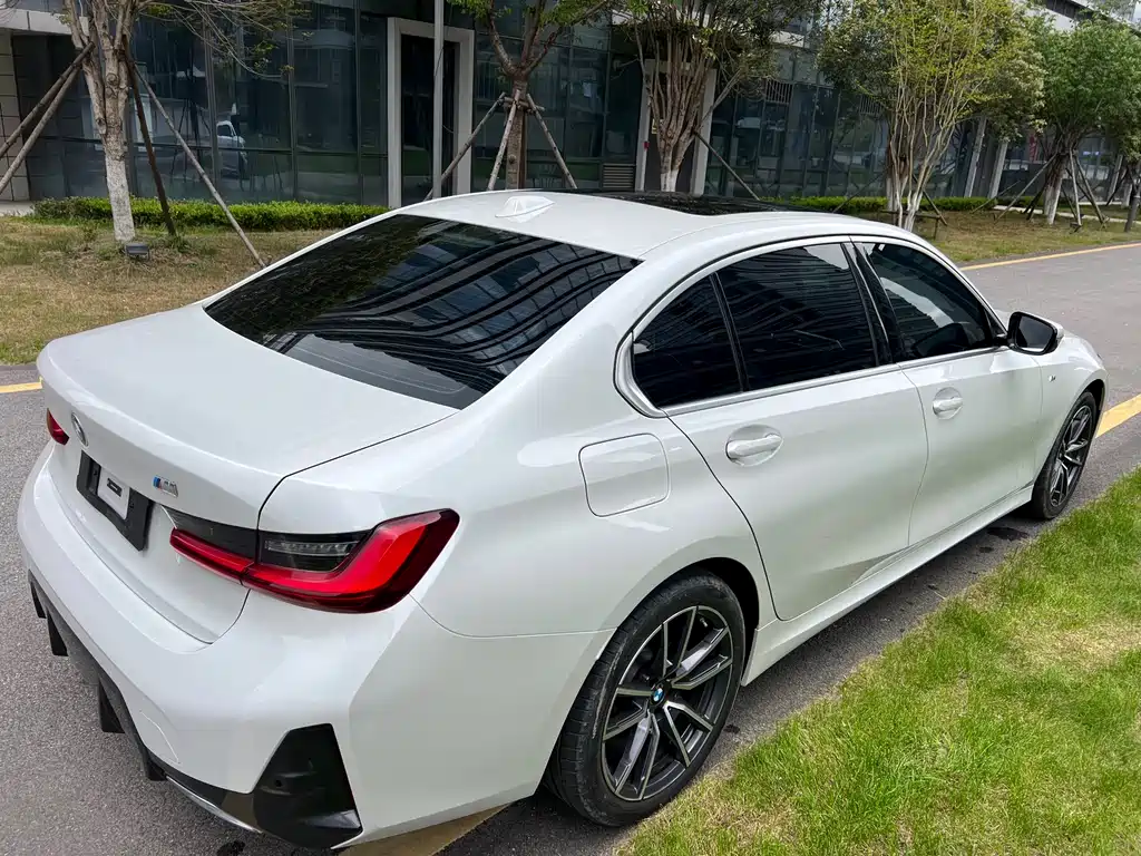 BMW 3 Series 2023