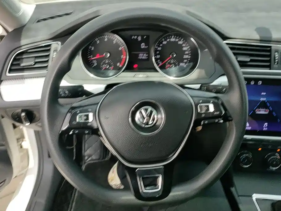 Volkswagen Lamando 2018 — фото 15