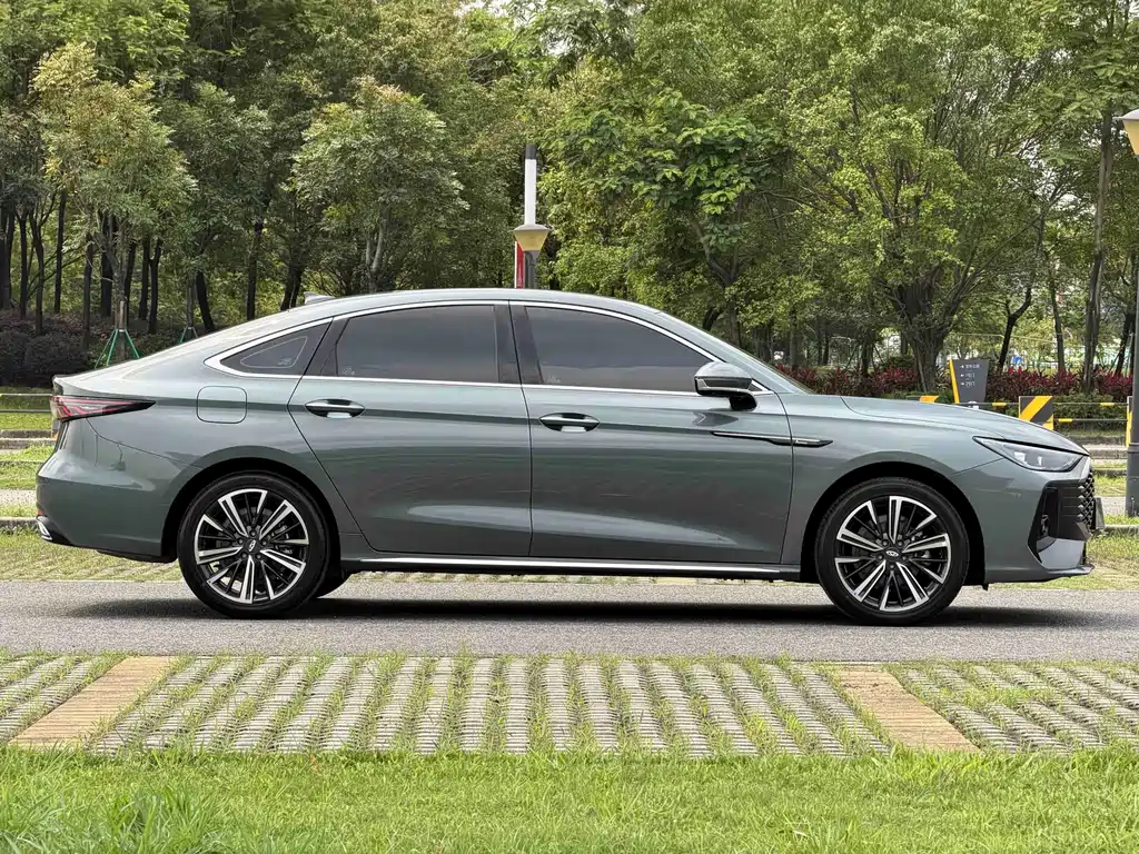 Chery Arrizo 8 PRO 2025 — фото 10