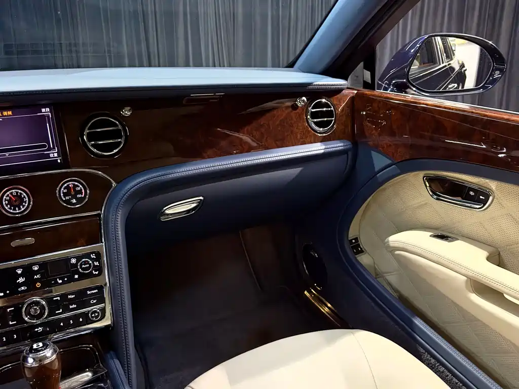 Bentley Mulsanne 2012 — фото 25