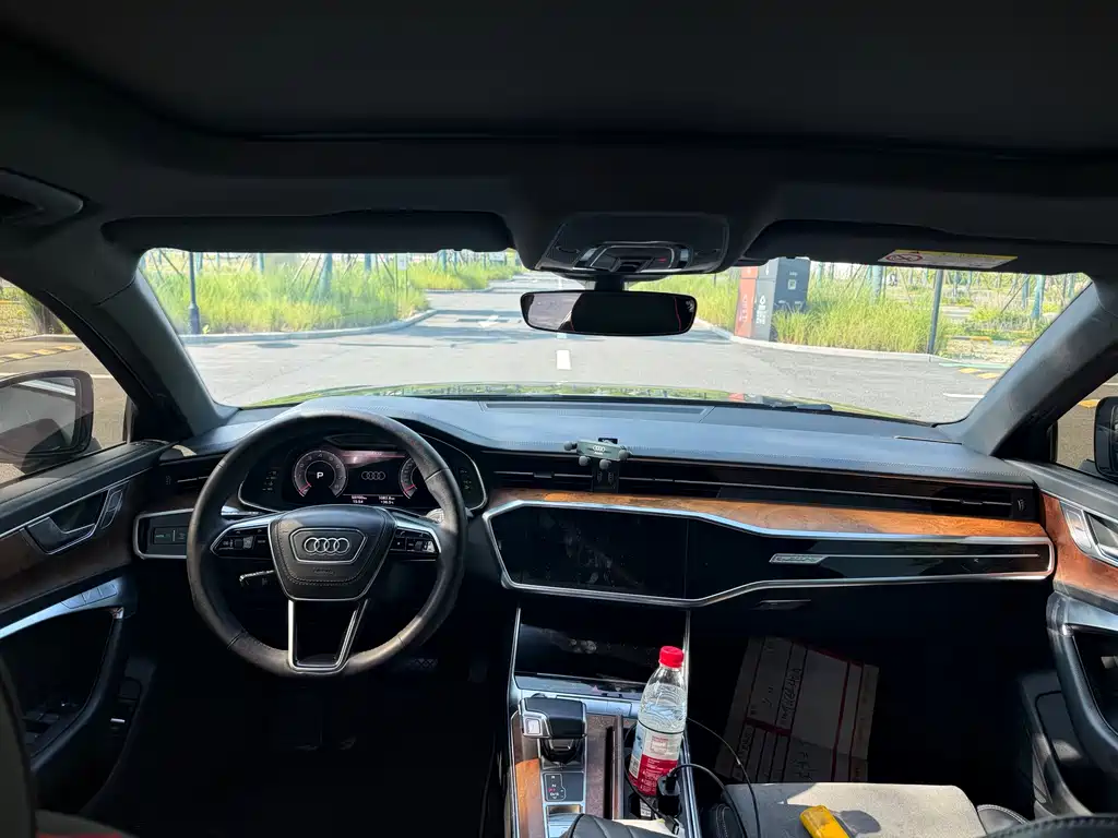 Audi A6L 2022
