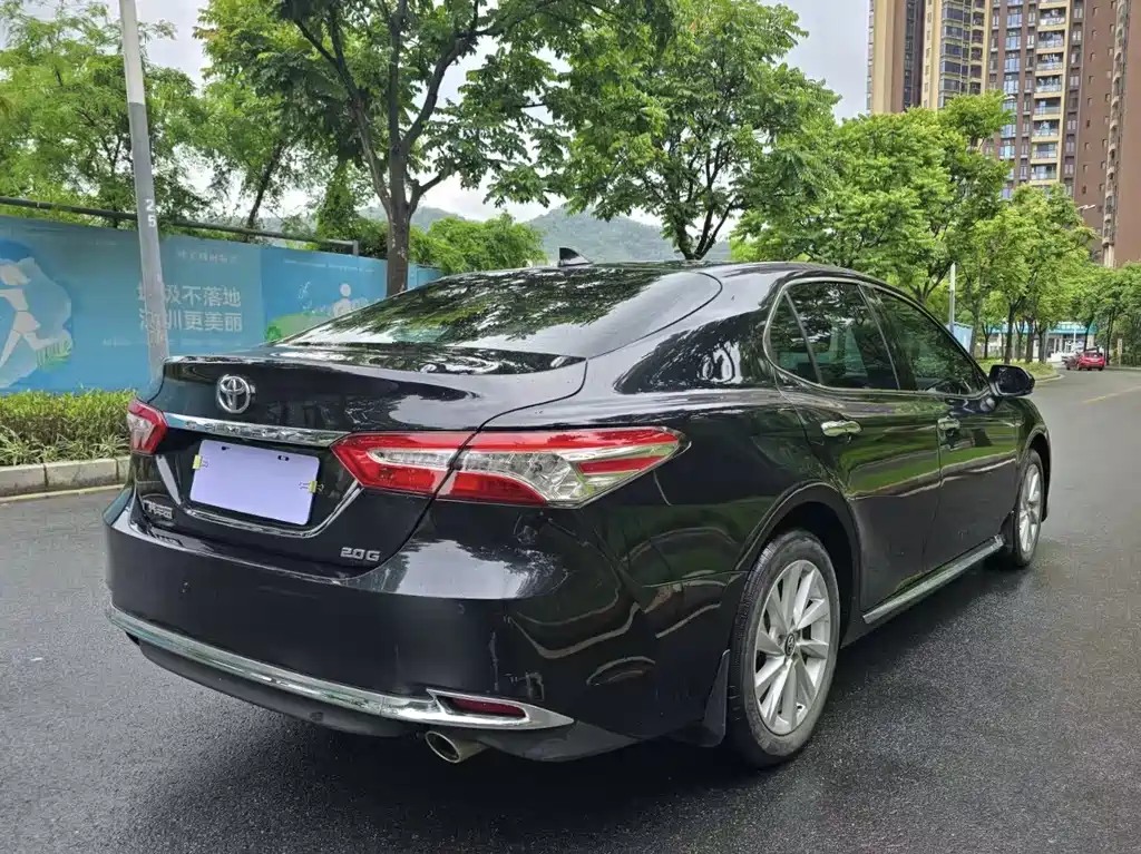 Toyota Camry 2023 — фото 16