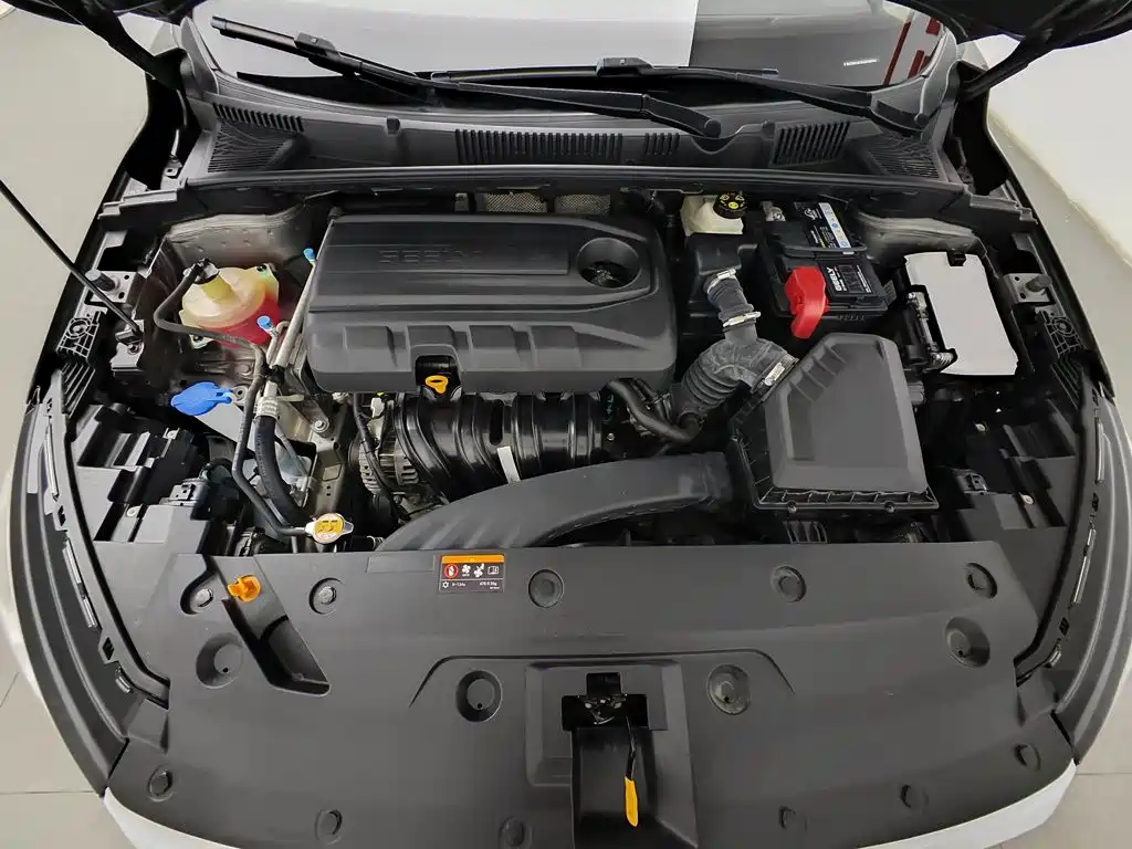 Geely Emgrand 2022