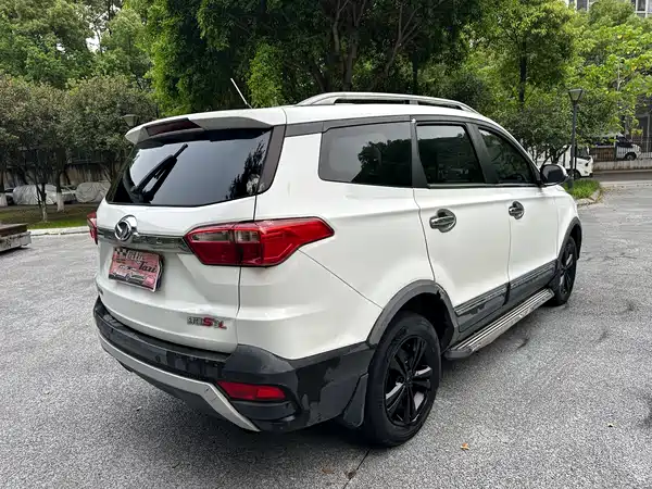 BAIC Huansu S3 2016