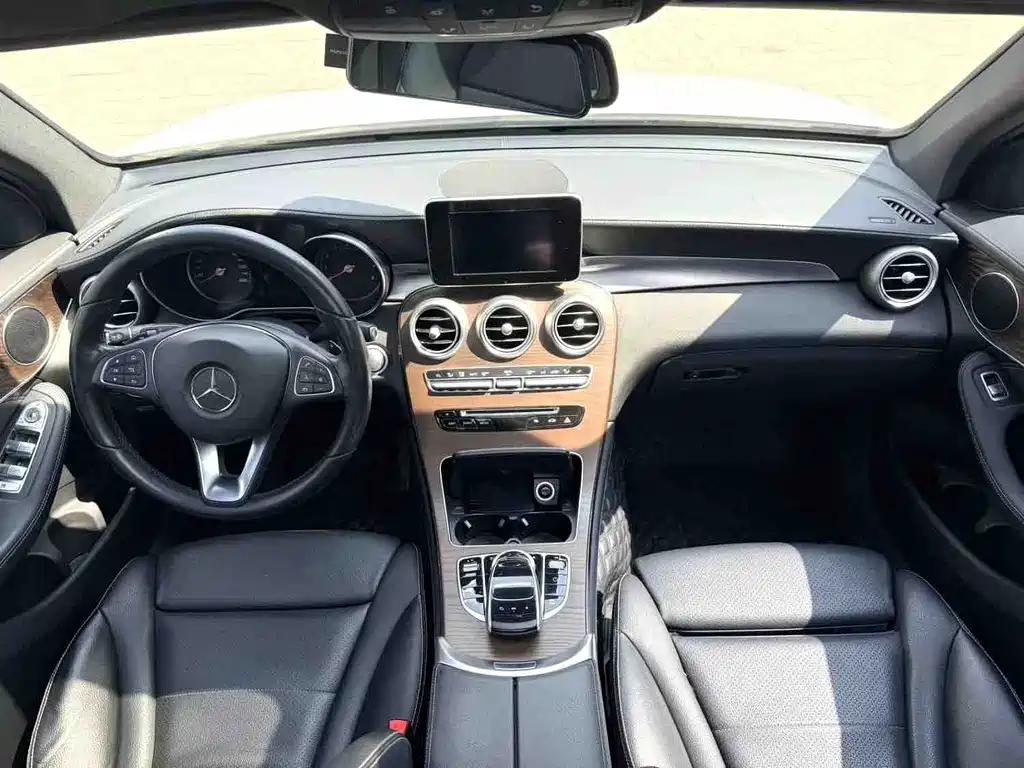Mercedes-Benz GLC 2018 — фото 10