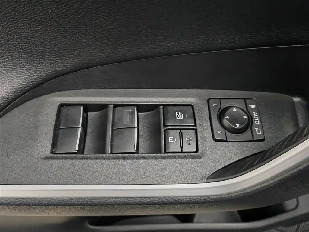 Toyota Wildlander 2022 — фото 9