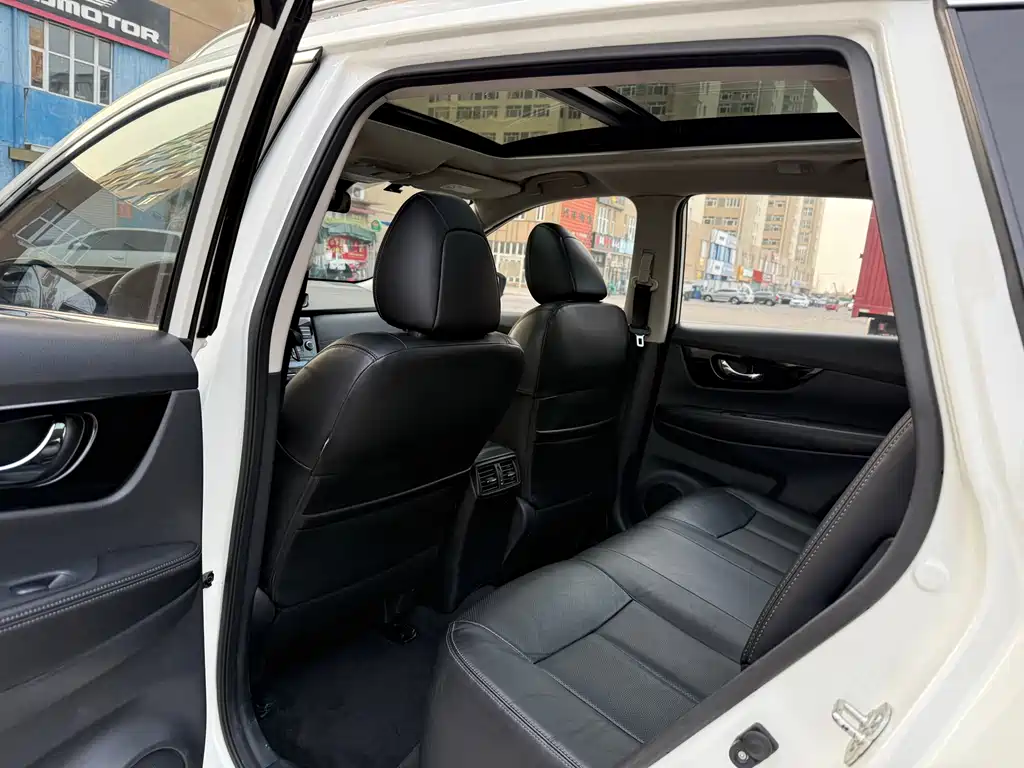 Nissan X-Trail 2018 — фото 10