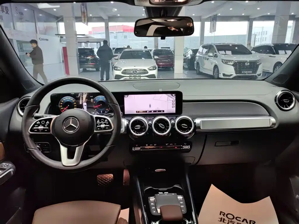 Mercedes-Benz GLB 2023