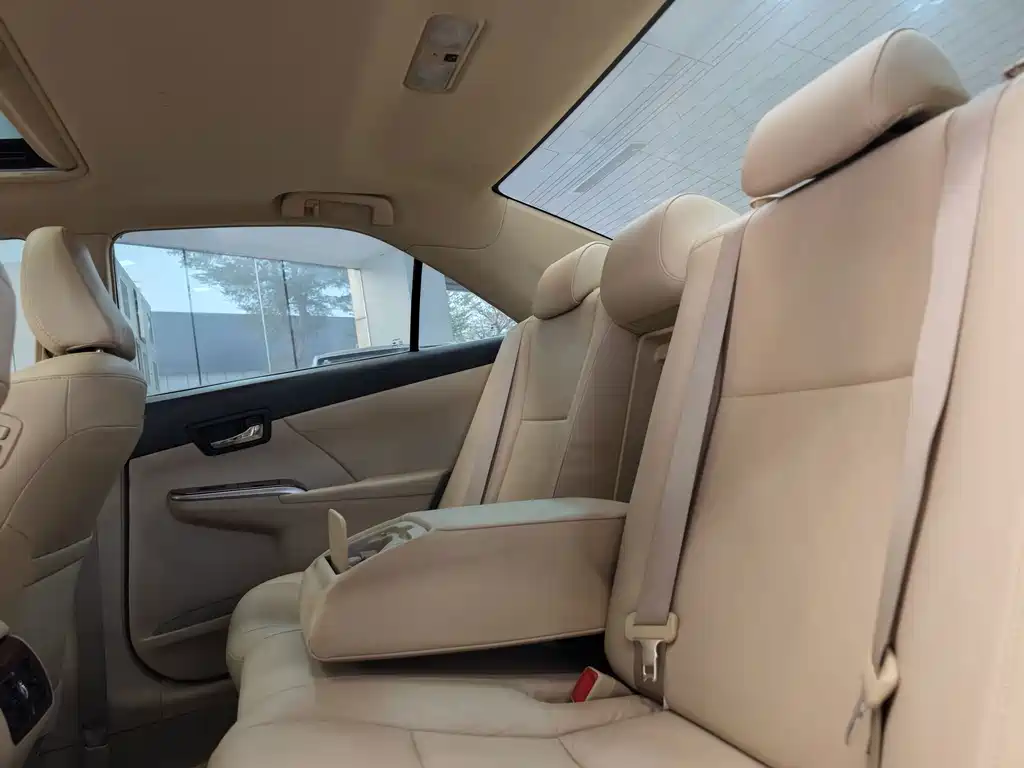 Toyota Camry 2013 — фото 22