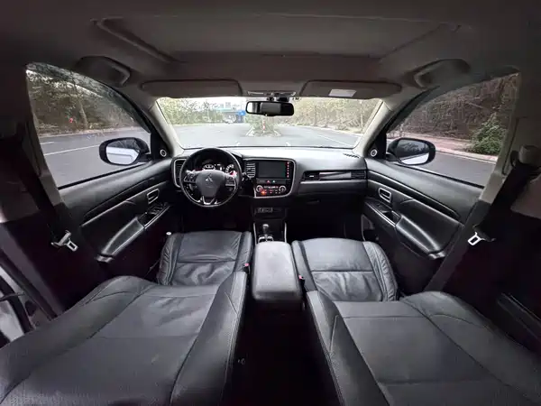 Mitsubishi Outlander 2018