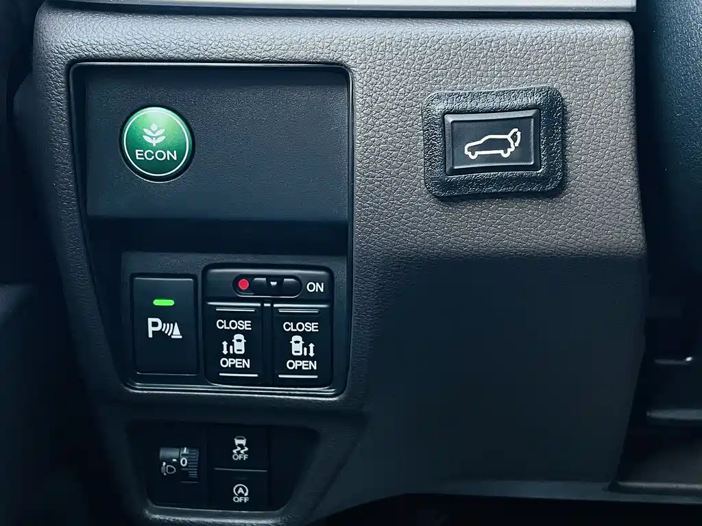 Honda Odyssey 2018 — фото 9