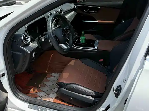 Mercedes-Benz C-Class 2024