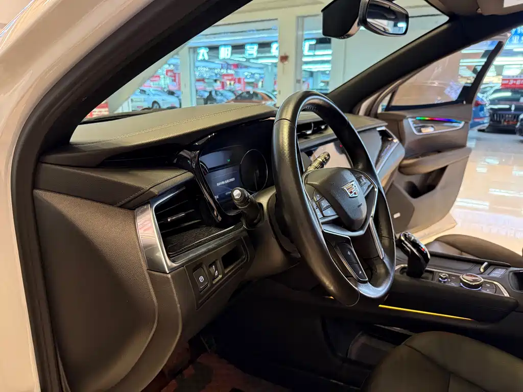 Cadillac XT5 2022 — фото 17