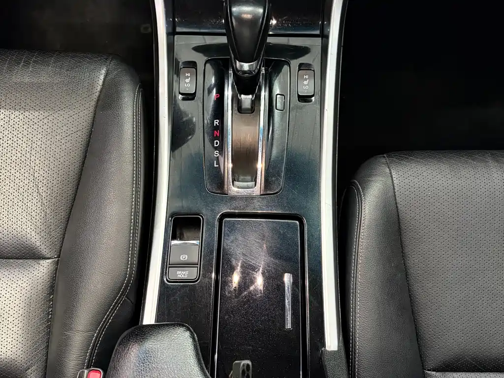 Honda Accord 2018 — фото 15