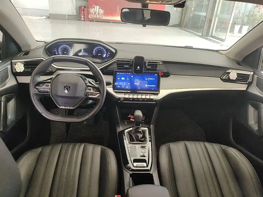 Peugeot 408 2023 — фото 10