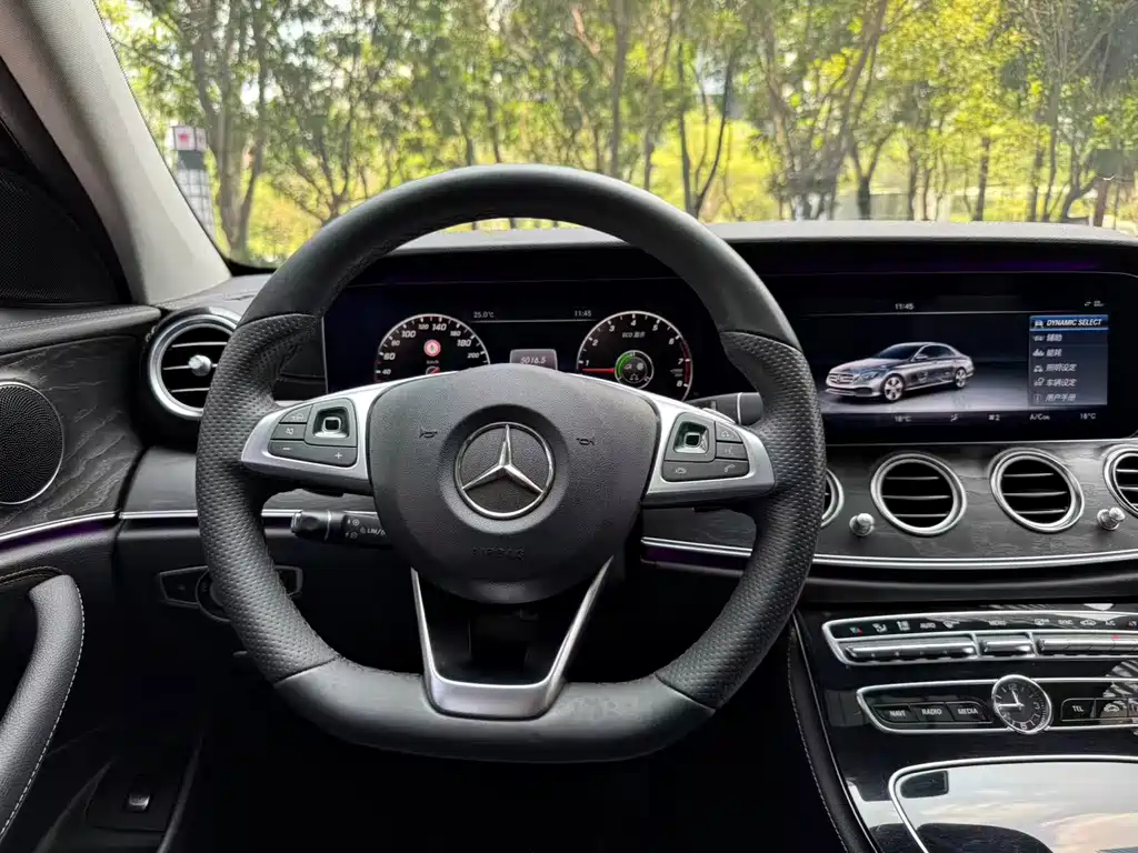 Mercedes-Benz E-Class 2017 — фото 10
