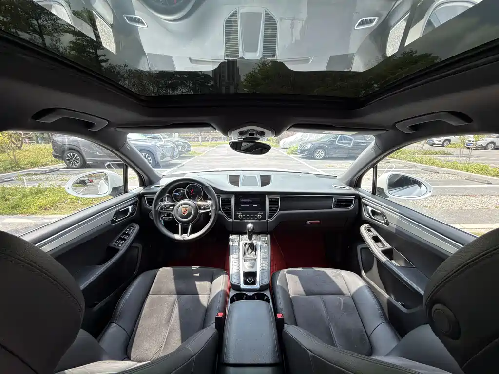 Porsche Macan 2017 — фото 15