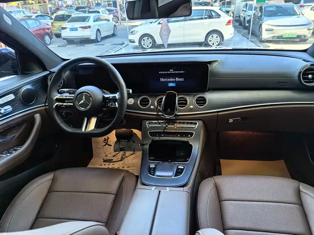 Mercedes-Benz E-Class 2023 — фото 9