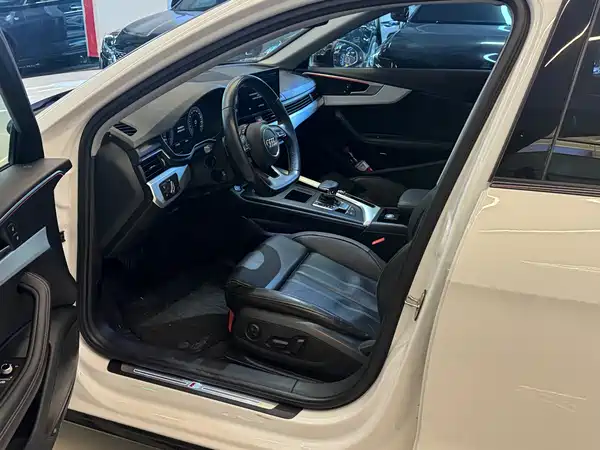 Audi A4L 2020