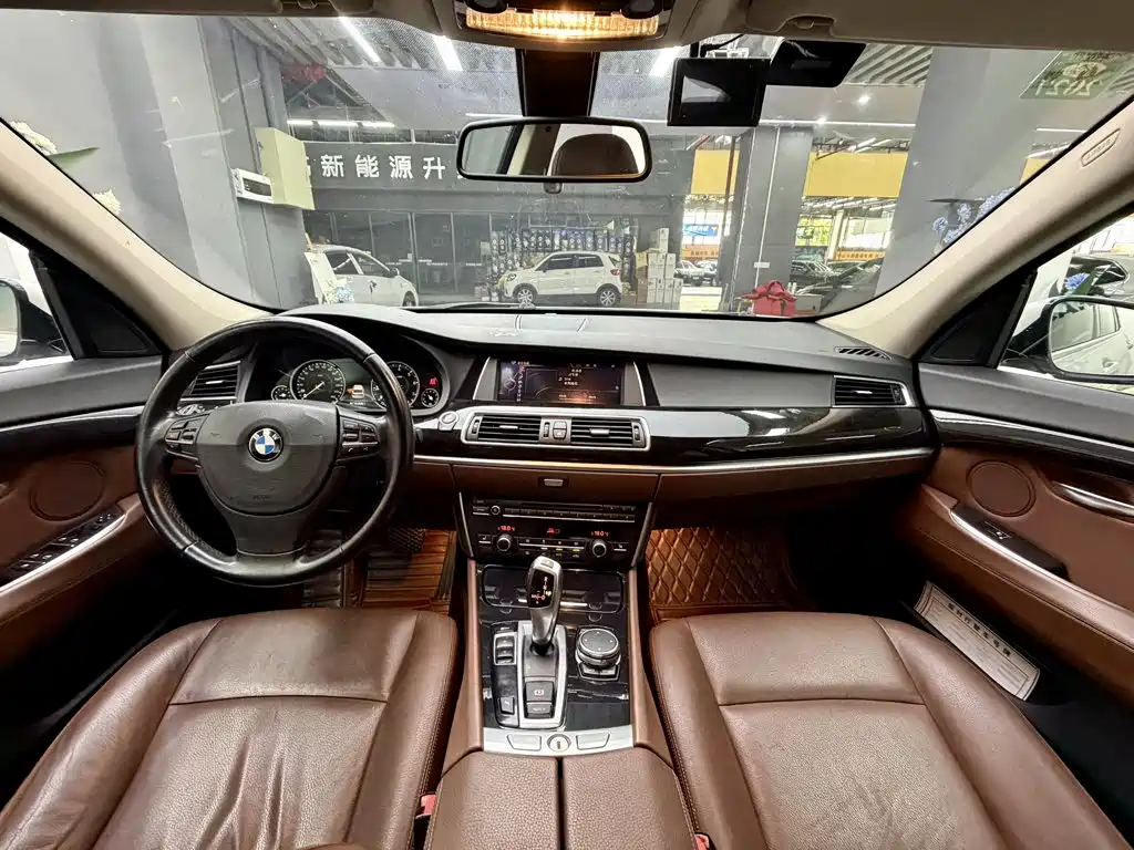 BMW 5 Series GT 2016 — фото 8