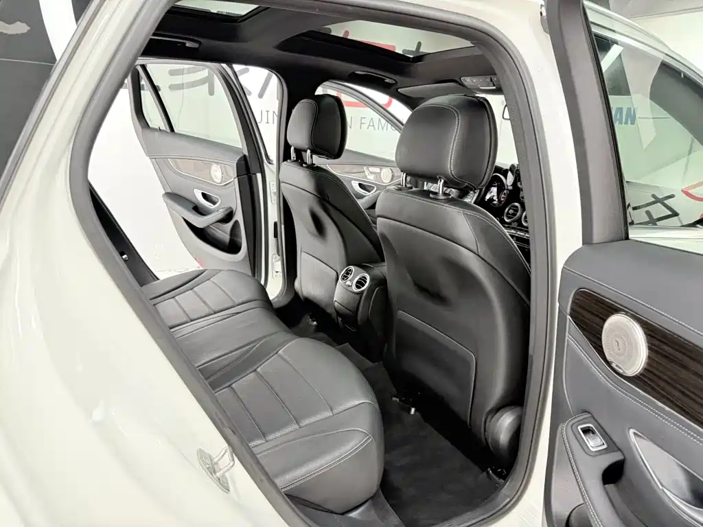 Mercedes-Benz GLC 2017 — фото 14