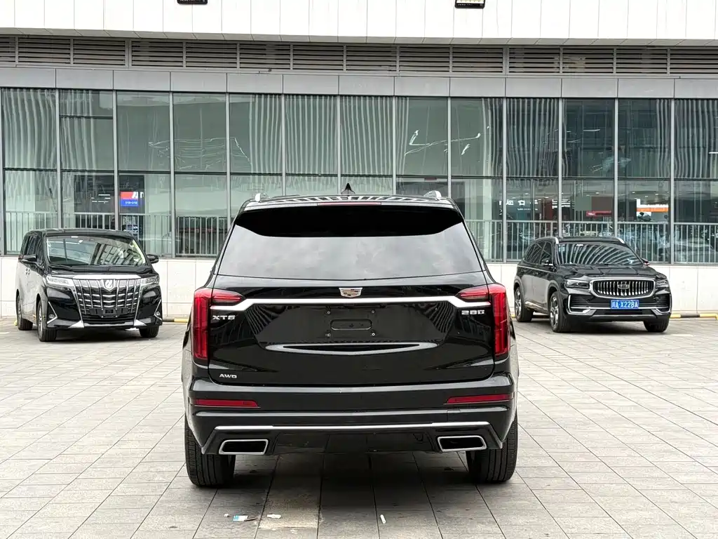 Cadillac XT6 2021 — фото 9