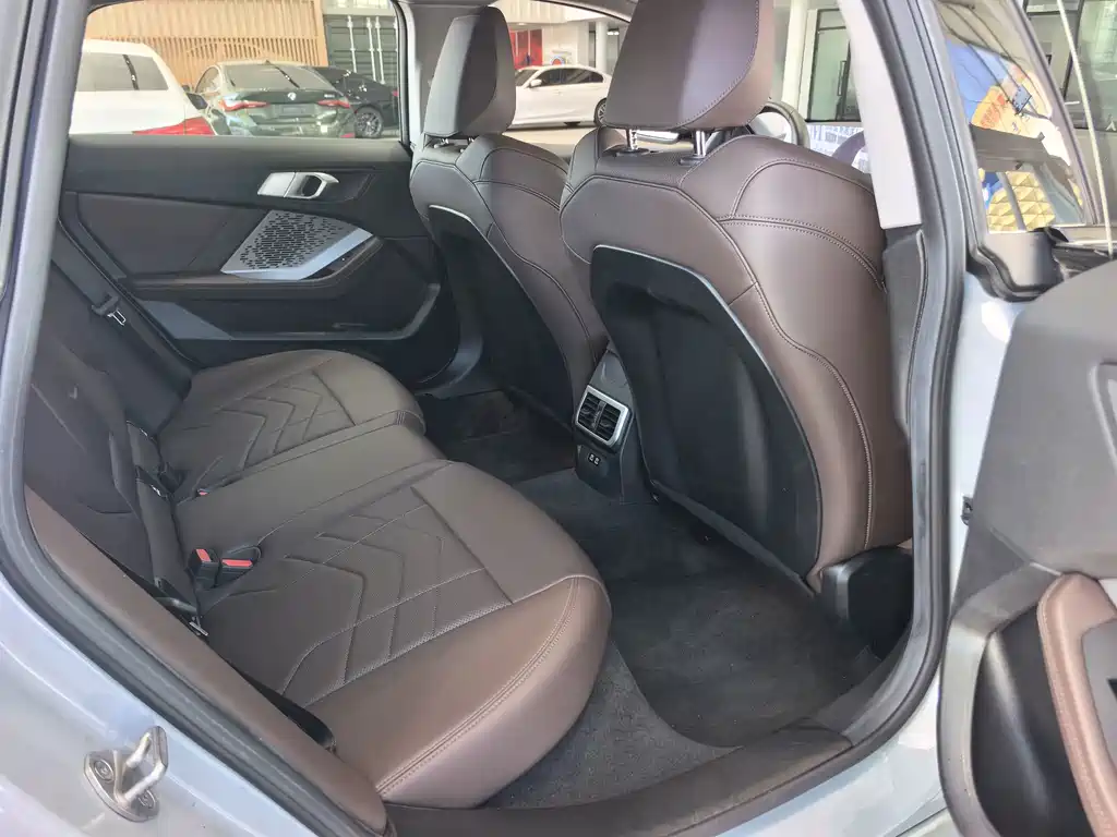 BMW 2 Series 2025 — фото 16