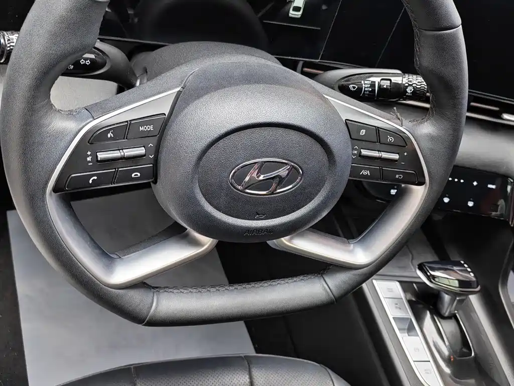 Hyundai Elantra 2022 — фото 12