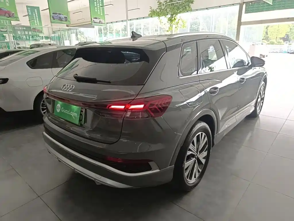 Audi Q4 E-Tron 2023 — фото 7