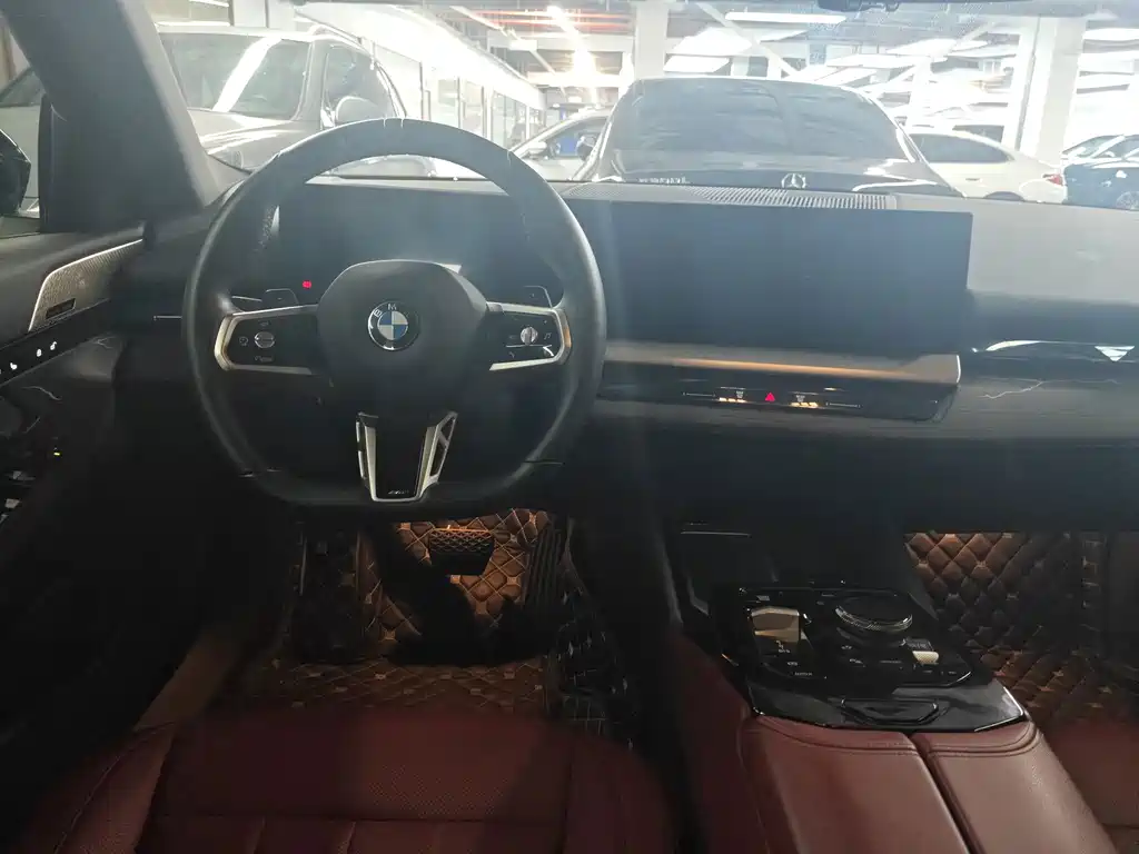 BMW 5 Series 2024 — фото 16