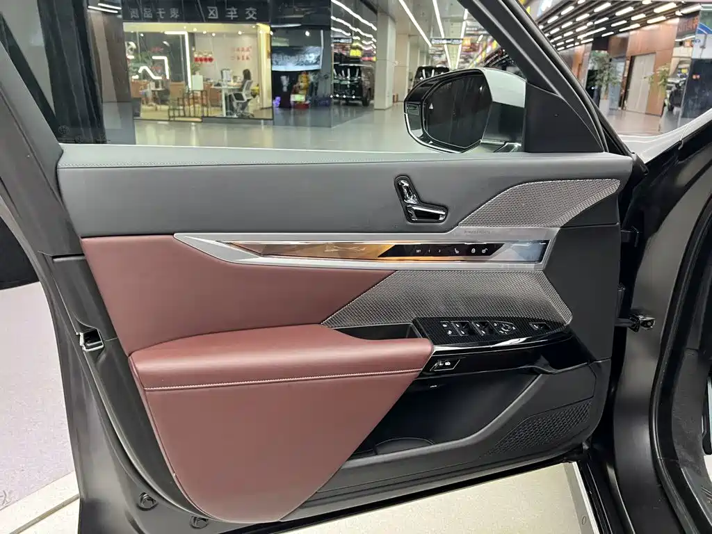 BMW 7 Series 2023 — фото 15