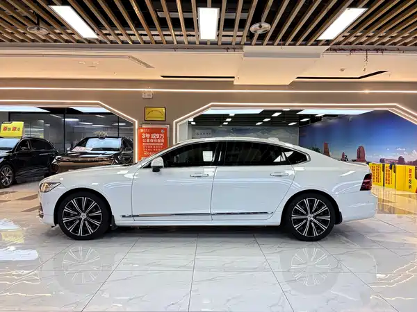 Volvo S90 2021