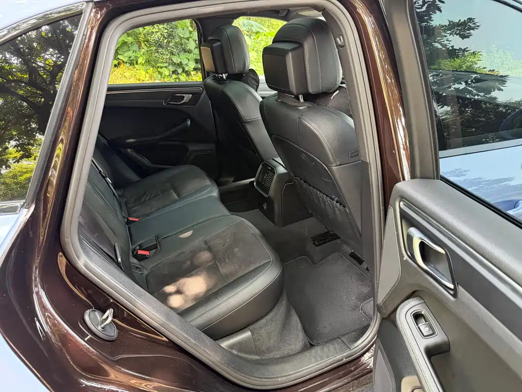 Porsche Macan 2019 — фото 15