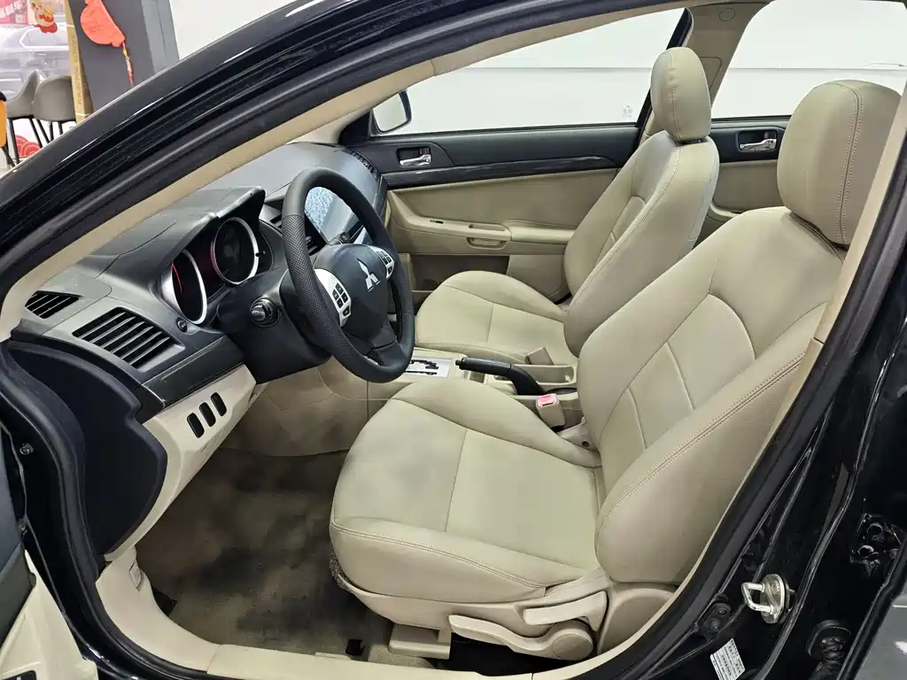 Mitsubishi Lancer EX 2013 — фото 12