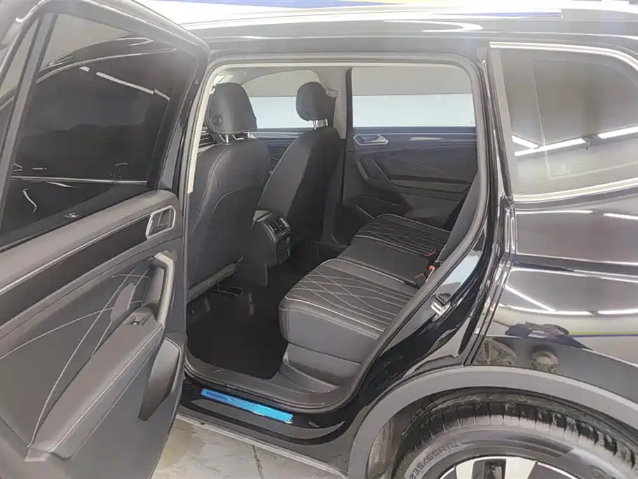 Volkswagen Tiguan L 2025 — фото 11