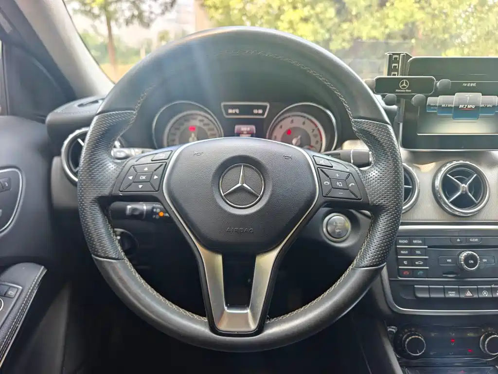 Mercedes-Benz GLA 2016 — фото 14