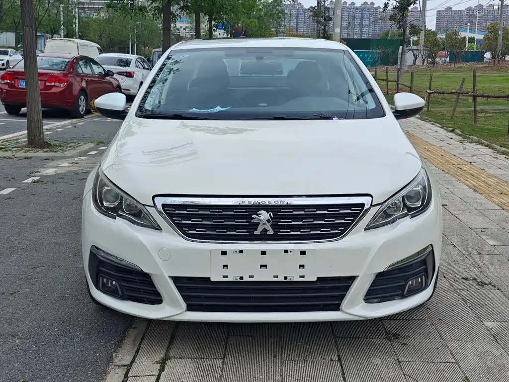 Peugeot 308 2017 — фото 2