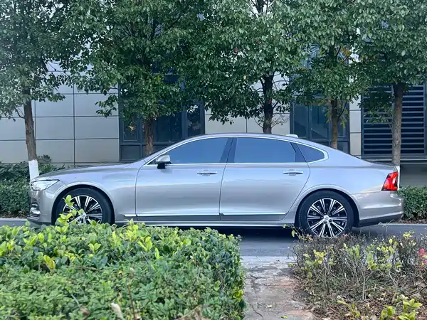 Volvo S90 2021