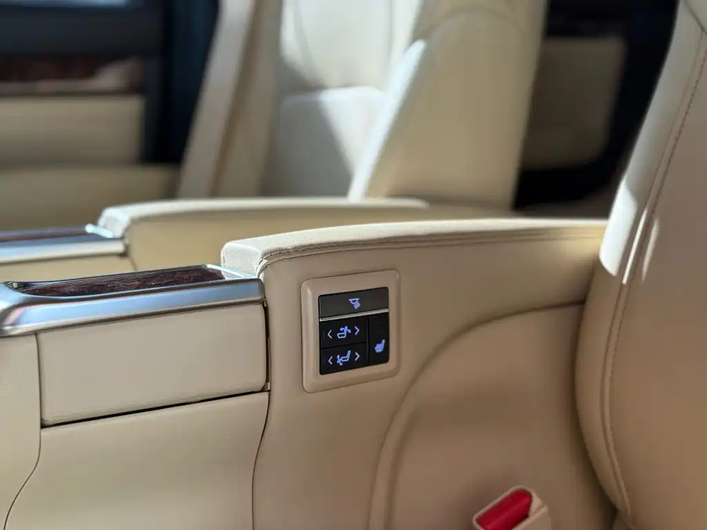 Toyota Alphard 2023 — фото 10