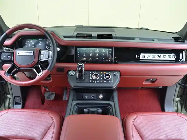 Land Rover Defender 2021