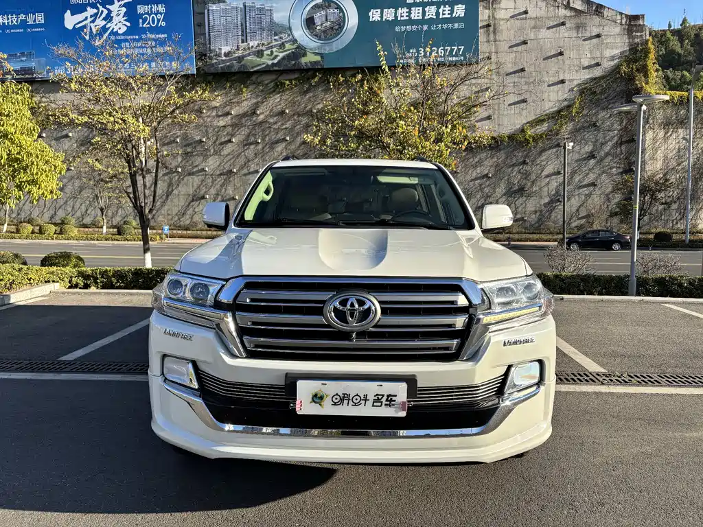 Toyota Land Cruiser 2018 — фото 2