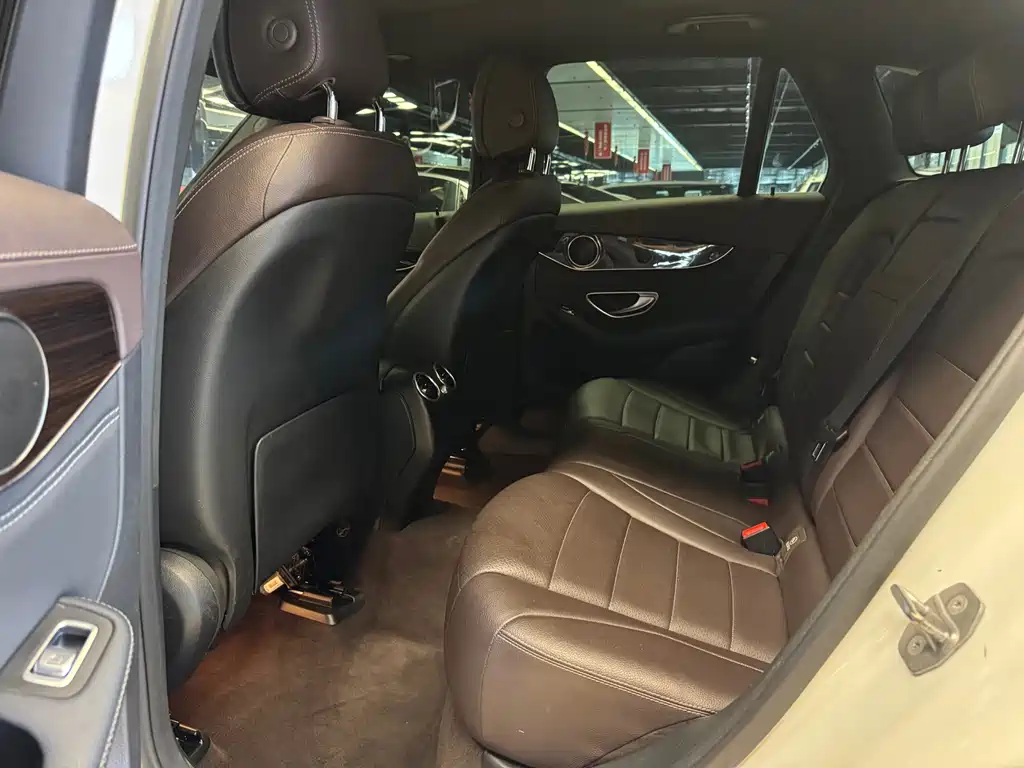 Mercedes-Benz GLC 2018 — фото 18