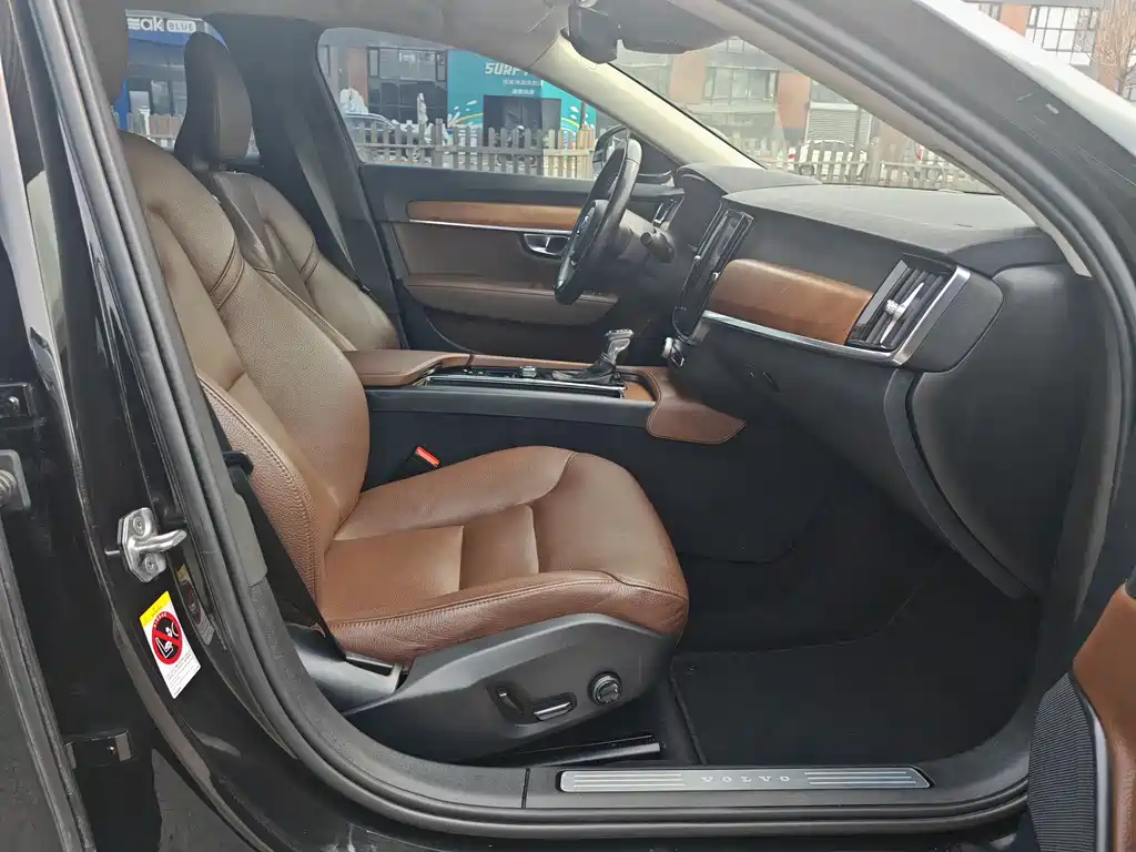 Volvo S90 2019 — фото 16