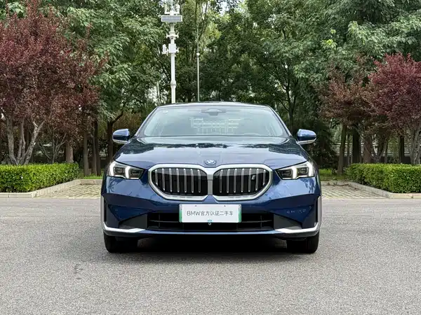 BMW i5 2024