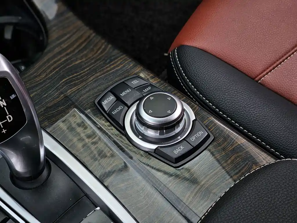 BMW X3 2012 — фото 16
