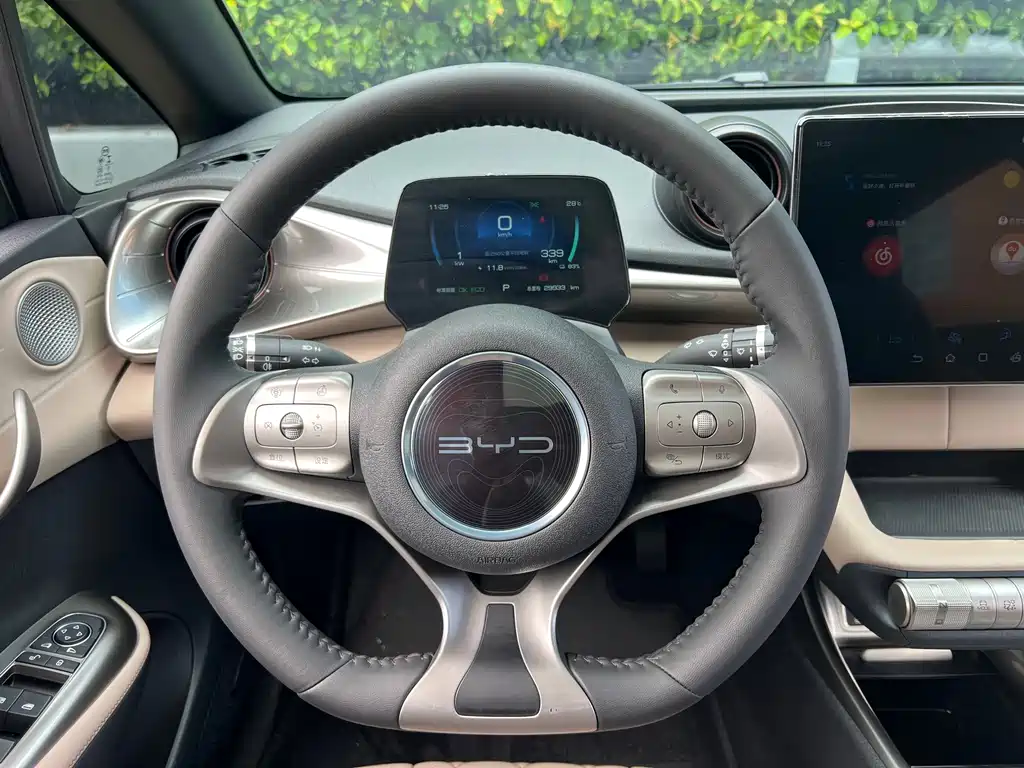 BYD Dolphin 2022 — фото 10